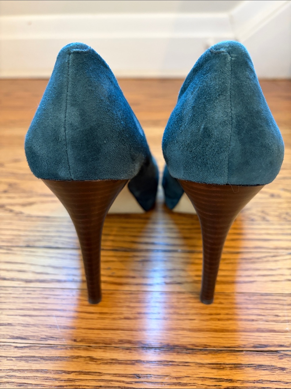 Banana Republic Teal Suede Pumps with low platform, size 8.5. Worn twice - Picture 4 of 11